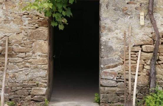 De ingang van de wijnkelder